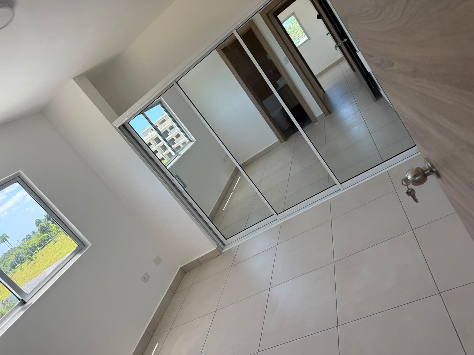 Apartamento frente a playa dorada 