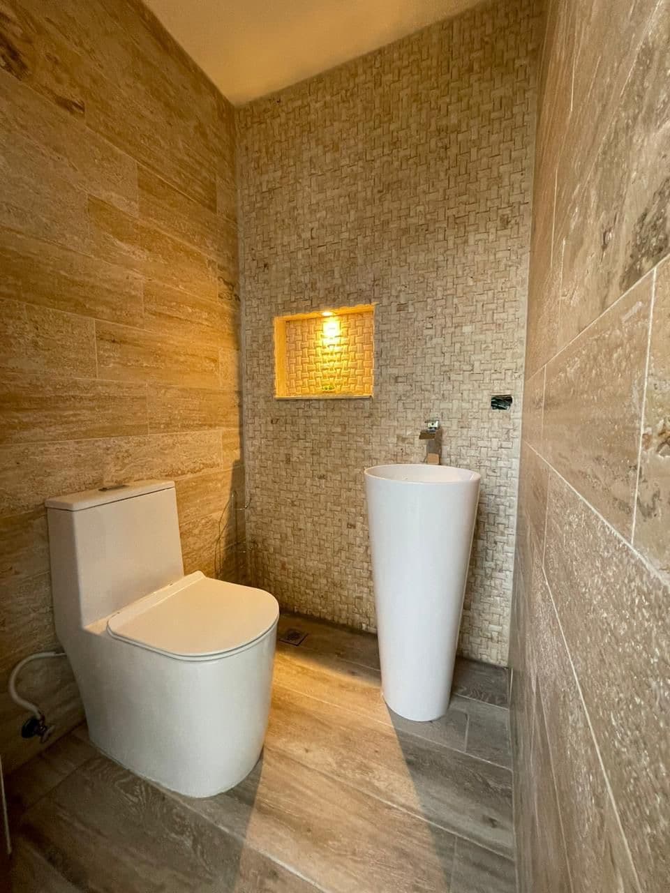 Hermosa casa de 2 niveles en venta 🏡